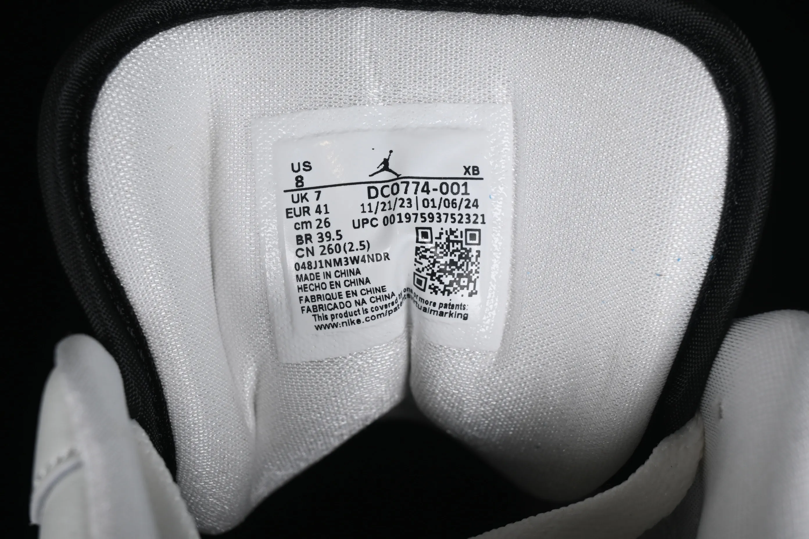 All categories Air Jordan Jordan series basketball shoes Air Jordan 1 Low Air Jordan 1 Low AJ1 Joe 1 black and green customized low-bang cultural casual sneakers DC0774-001